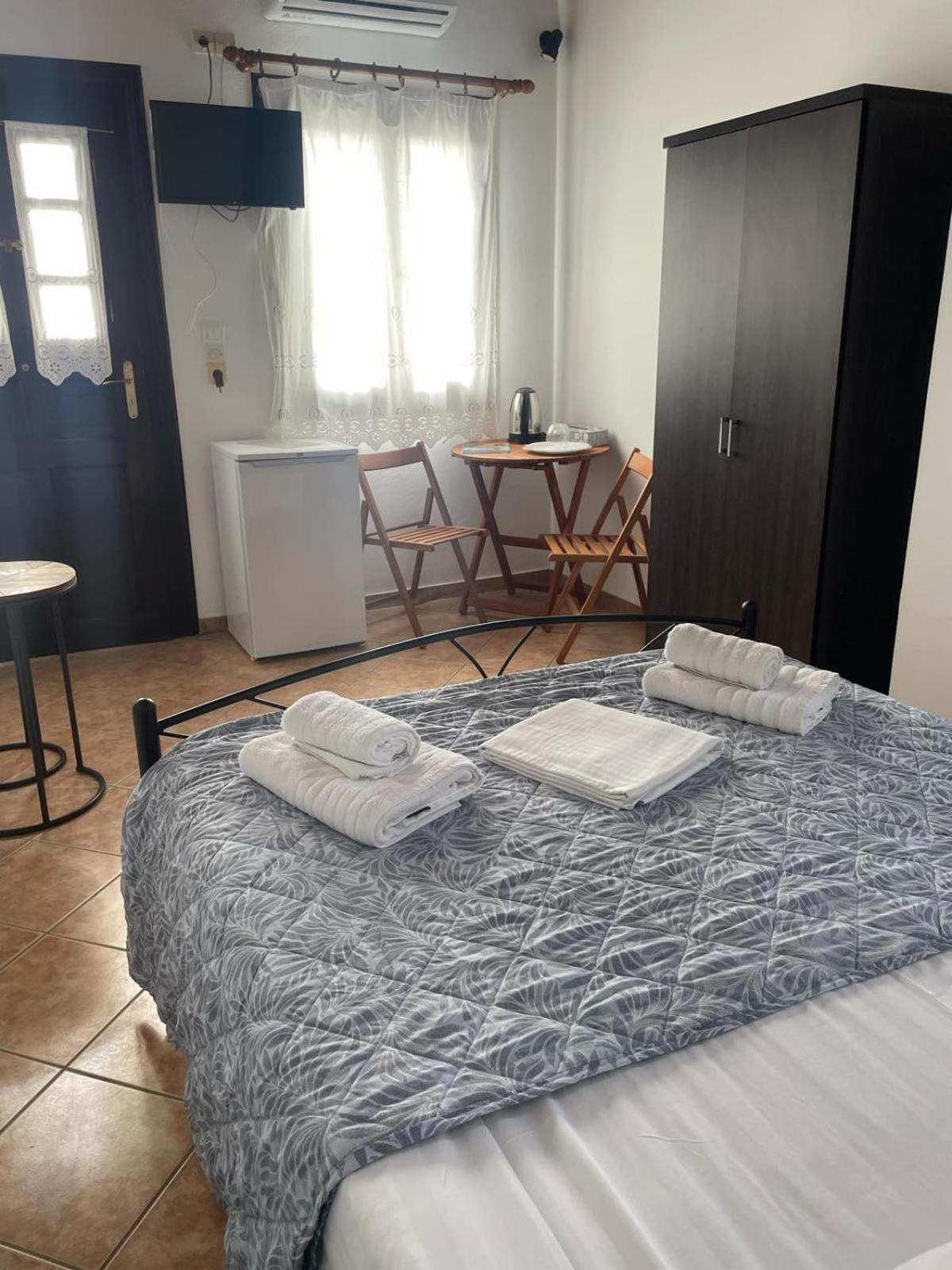 Spitalia Rooms Tínos 外观 照片